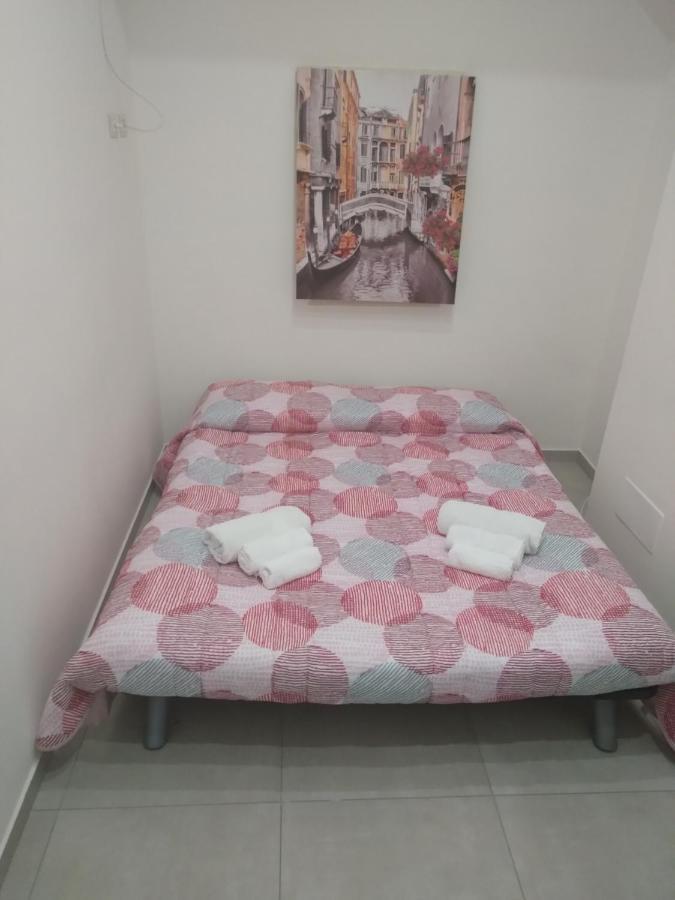 House Holidays A.S. Rooms Catania Eksteriør billede