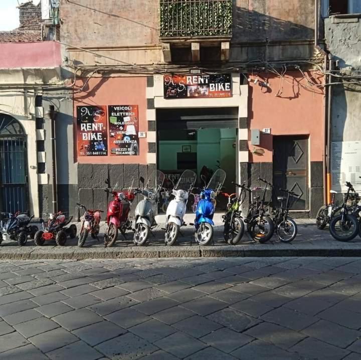 House Holidays A.S. Rooms Catania Eksteriør billede